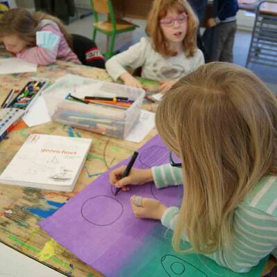 Bild vergrößern: Malerei Montessori