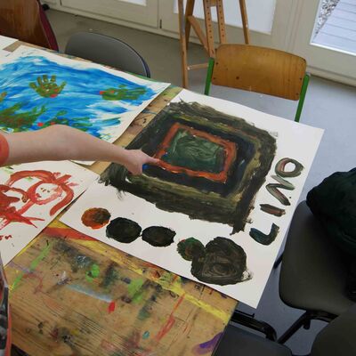 Bild vergrößern: Malerei Kastanienschule