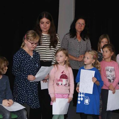 Bild vergrößern: Lesung Montessori 11_2022