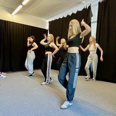 Bild vergr&ouml;&szlig;ern: 2024-05 BBS Tanz (1)