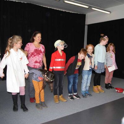 Bild vergrößern: Theaterprobe Montessori 11_2022