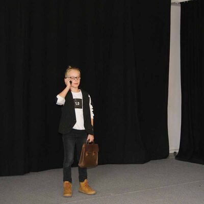 Bild vergrößern: Theaterprobe Montessori 11_2022