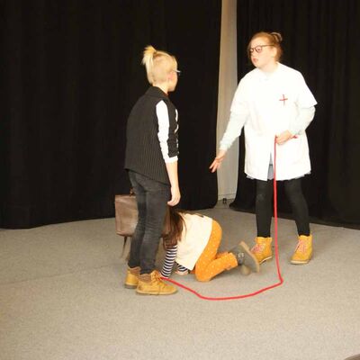 Bild vergrößern: Theaterprobe Montessori 11_2022