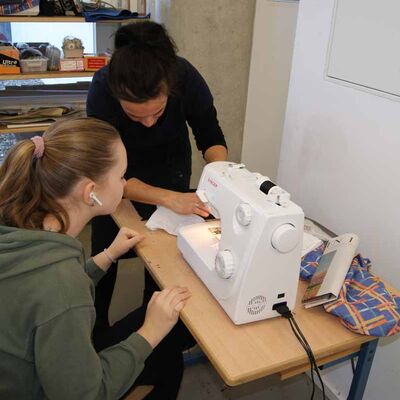 Bild vergrößern: Textiles Gestalten Albert Schweitzer 09_2022