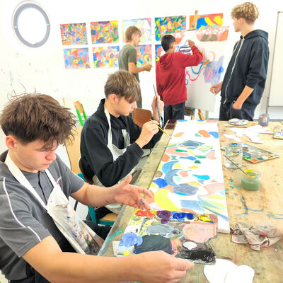 Bild vergr&ouml;&szlig;ern: 2025-09 Sek ASchweitzer Malerei (7)