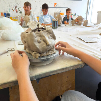 Bild vergr&ouml;&szlig;ern: 2025-09 Sek ASchweitzer Plastik (10)