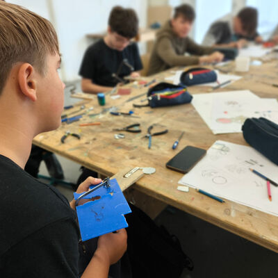 Bild vergr&ouml;&szlig;ern: 2025-09 Sek ASchweitzer Schmuck (2)