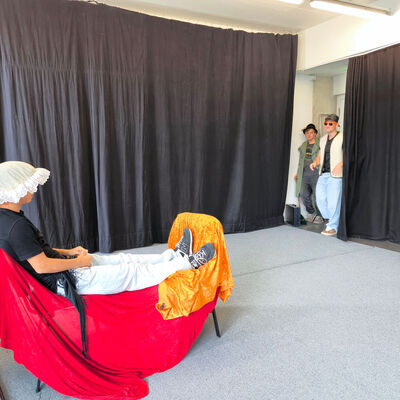 Bild vergr&ouml;&szlig;ern: 2025-09 Sek ASchweitzer Theater (3)