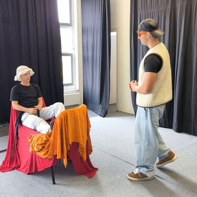 Bild vergr&ouml;&szlig;ern: 2025-09 Sek ASchweitzer Theater (4)