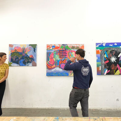 Bild vergr&ouml;&szlig;ern: 2025-09 Sek ASchweitzer Pr&auml;sentation Malerei (5)