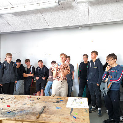 Bild vergr&ouml;&szlig;ern: 2025-09 Sek ASchweitzer Pr&auml;sentation Schmuck (3)