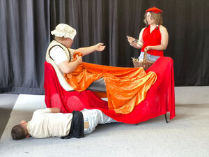 2025-09 Sek ASchweitzer Präsentation Theater (4)