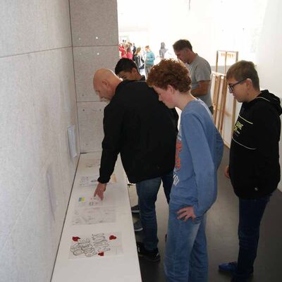 Bild vergrößern: Präsentation Schweitzer 09_2022