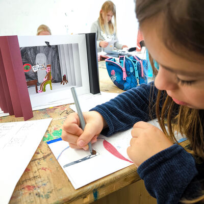 Bild vergr&ouml;&szlig;ern: 2025-11 GS Montessori Buchkunst (6)