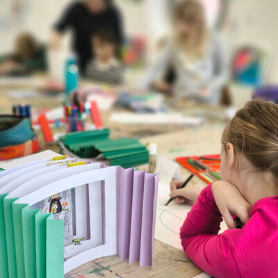 Bild vergr&ouml;&szlig;ern: 2025-11 GS Montessori Buchkunst (10)