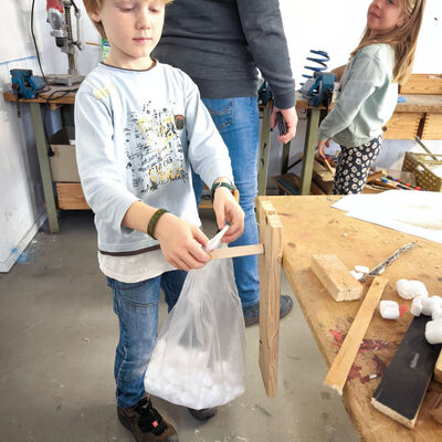 Bild vergr&ouml;&szlig;ern: 2015-11 GS Montessori Musik&Schrott (19)