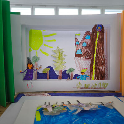 Bild vergr&ouml;&szlig;ern: 2025-11 GS Montessori Pr&auml;sentation Tunnelbuch (8)