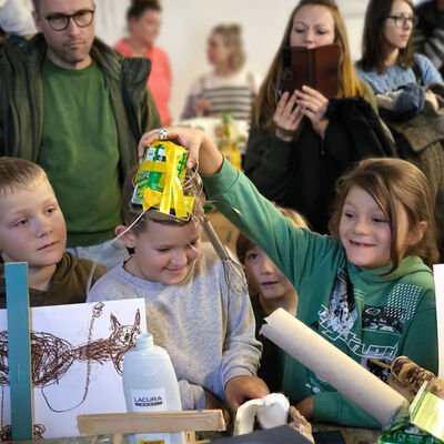 Bild vergr&ouml;&szlig;ern: 2025-11 GS Montessori Pr&auml;sentation Musik&Schrott (18)