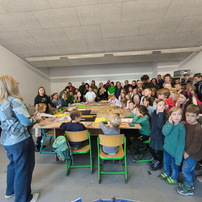 Bild vergr&ouml;&szlig;ern: 2025-11 GS Montessori Pr&auml;sentation Musik&Schrott (27)