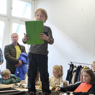 Bild vergr&ouml;&szlig;ern: 2025-11 GS Montessori Pr&auml;sentation Musik&Schrott (38)