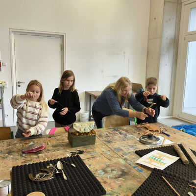 Bild vergr&ouml;&szlig;ern: 2025-11 GS Mehringen Musik und Schrott (11)