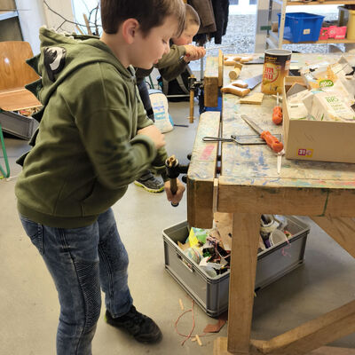 Bild vergr&ouml;&szlig;ern: 2025-11 GS Mehringen Plastik (3)