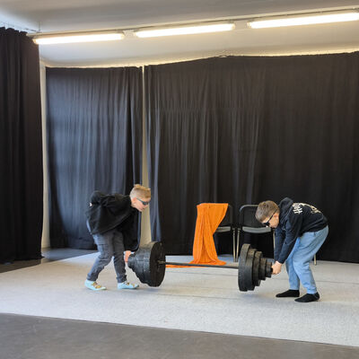 Bild vergr&ouml;&szlig;ern: 2025-11 GS Mehringen Theater (11)