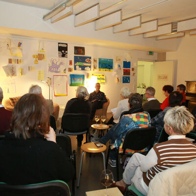 Bild vergr&ouml;&szlig;ern: 2025-11 Buchpremiere 9 POV (5)