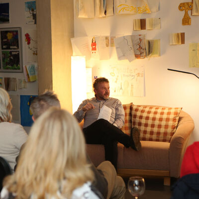 Bild vergr&ouml;&szlig;ern: 2025-11 Buchpremiere 9 POV (16)