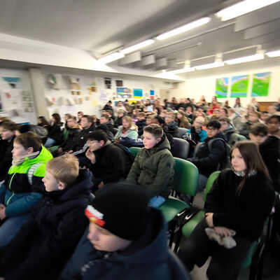 Bild vergr&ouml;&szlig;ern: 2026-01 Sek Burgschule Begr&uuml;&szlig;ung am Montag (3)