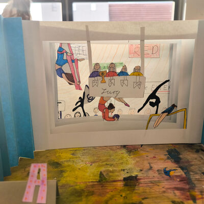 Bild vergr&ouml;&szlig;ern: 2026-01 Sek Burgschule Pr&auml;sentation B&uuml;cher (6)