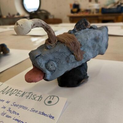 Bild vergr&ouml;&szlig;ern: 2026-01 Sek Burgschule Pr&auml;sentation Keramik (6)