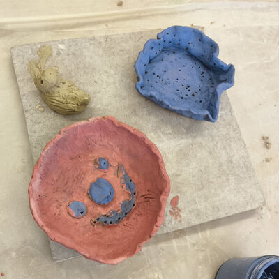 Bild vergr&ouml;&szlig;ern: 2026-02 Kastanienschule Keramik (3)