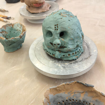 Bild vergr&ouml;&szlig;ern: 2026-02 Kastanienschule Keramik (4)