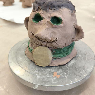 Bild vergr&ouml;&szlig;ern: 2026-02 Kastanienschule Keramik (7)