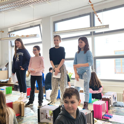 Bild vergr&ouml;&szlig;ern: 2026-02 GS Pfeilergraben Pr&auml;sentation Musik (10)