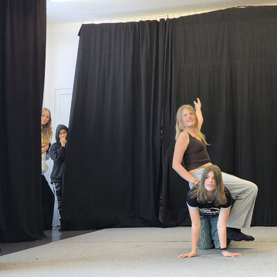 Bild vergr&ouml;&szlig;ern: 2026-03 Pestalozzi Tanz (1)