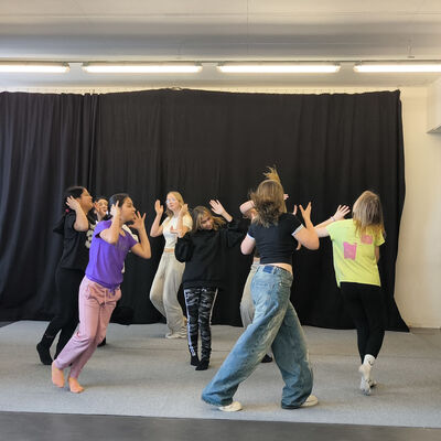 Bild vergr&ouml;&szlig;ern: 2026-03 Pestalozzi Tanz (5)