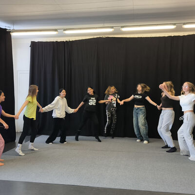 Bild vergr&ouml;&szlig;ern: 2026-03 Pestalozzi Tanz (11)