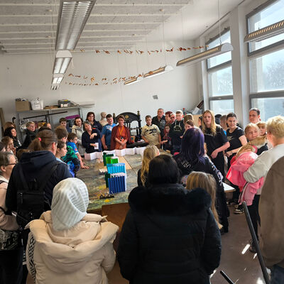 Bild vergr&ouml;&szlig;ern: 2026-03 Pestalozzi Pr&auml;sentation Buch (1)