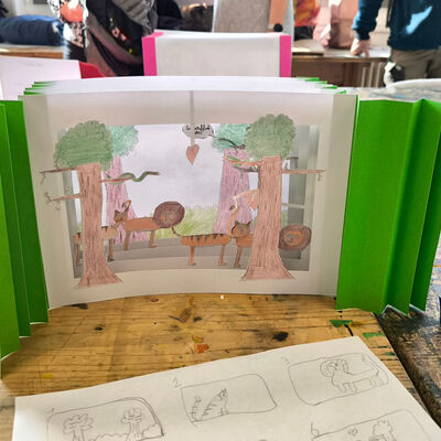 Bild vergr&ouml;&szlig;ern: 2026-03 Pestalozzi Pr&auml;sentation Buch (12)