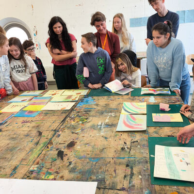 Bild vergr&ouml;&szlig;ern: 2026-03 Pestalozzi Pr&auml;sentation Comic (5)