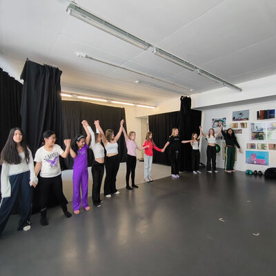 Bild vergr&ouml;&szlig;ern: 2026-03 Pestalozzi Pr&auml;sentation Tanz (13)